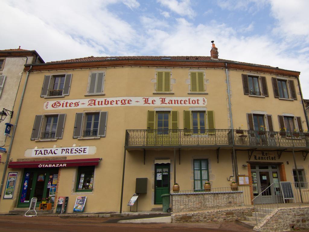 Gites Le Lancelot Ambierle Exteriör bild