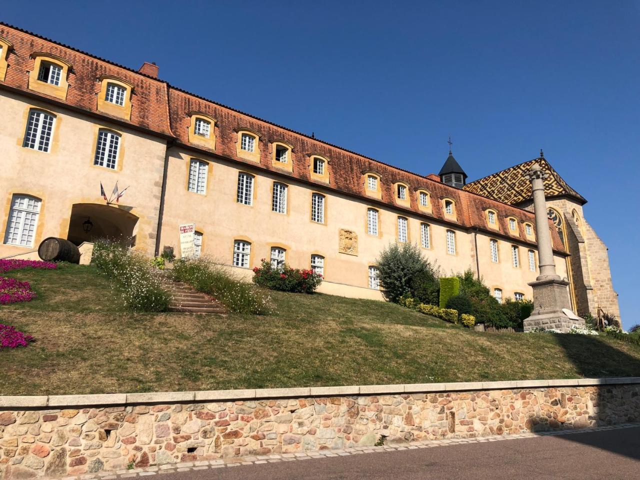 Gites Le Lancelot Ambierle Exteriör bild